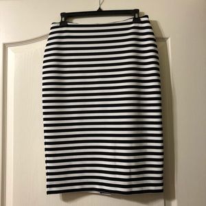 Ribbed knit striped pencil skirt